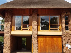 21.4 ha Farm in Boekenhoutskloof and surrounds