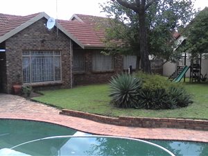 3 Bed House in Sunward Park