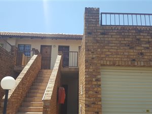 2 Bed Apartment in Wilgeheuwel