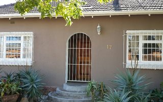 3 Bedroom House in De La Haye