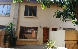 2 Bedroom House in Oos-Einde