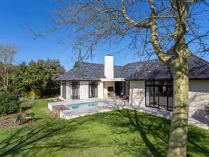 5 Bed House in Pearl Valley