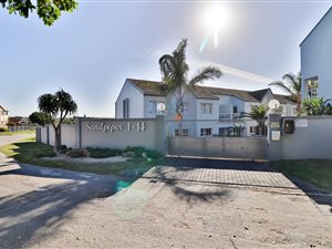 3 Bed Townhouse in Aston Bay