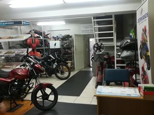 140 m² Commercial space in Glenwood