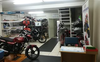 140 m² Commercial space in Glenwood