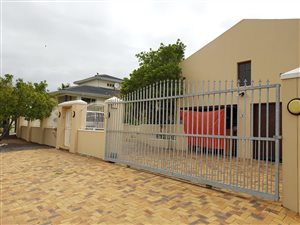 2 Bedroom House in Bloubergrant