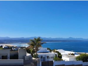 3 Bed Apartment in Signal Hill