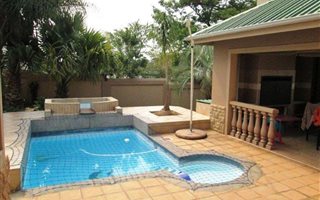 5 Bedroom House in Caribbean Beach Club