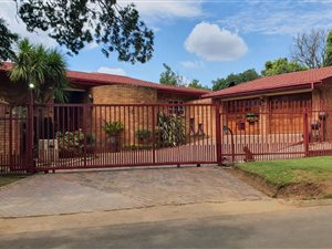 4 Bed House in Panorama