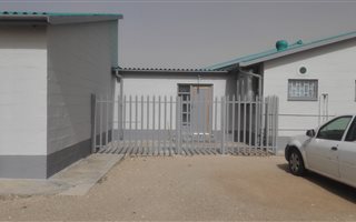 32 Bedroom House in Kleinsee