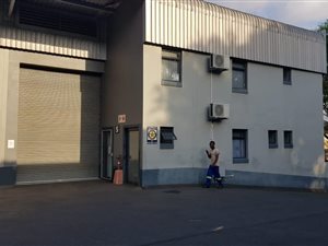 332 m² Industrial space in Red Hill