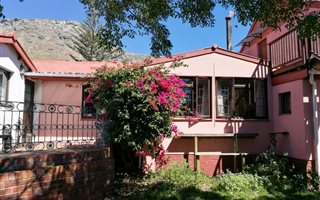 3 Bedroom House in Lakeside
