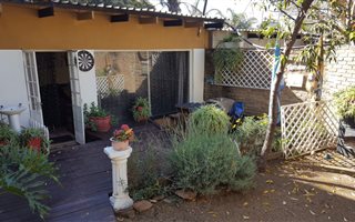 1 Bedroom Garden Cottage in Lanseria and surrounds