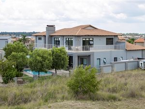 5 Bed House in Ebotse Estate