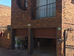 4 Bed Duplex in Maroelana