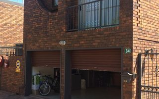 4 Bedroom Duplex in Maroelana