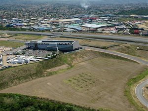 1.6 ha Land available in Mt Edgecombe