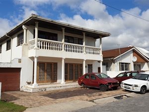 5 Bed House in Gelvan Park