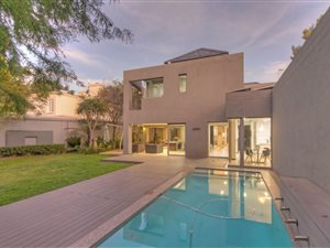 4 Bed Cluster in Melrose North