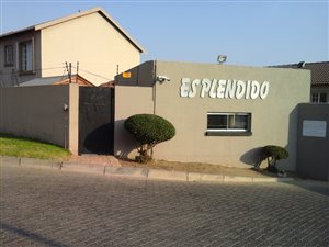 2 Bed Apartment in Wilgeheuwel