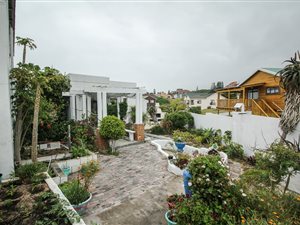 4 Bed House in Beachview