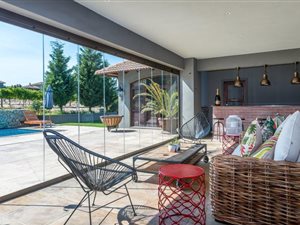 4 Bed House in Klein Zevenwacht