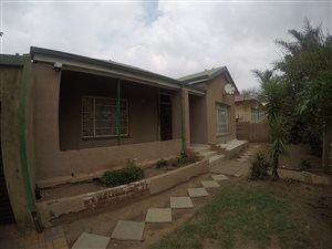 4 Bed House in Kenilworth