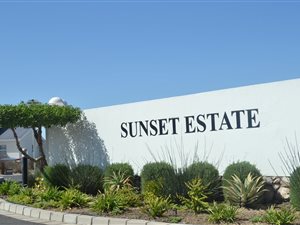 410 m² Land available in Sunset Estate