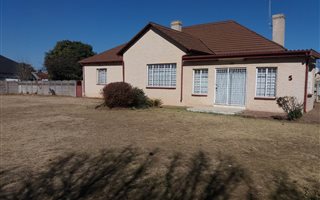 3 Bedroom House in Modder East