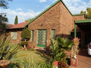 3 Bed Duet in Zwartkop