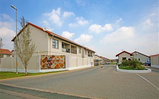 3 Bedroom Townhouse in Parkrand