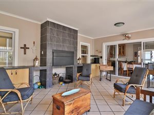 3 Bed House in Zevenzicht