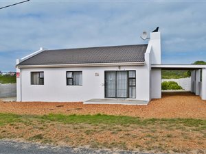 2 Bed House in Struisbaai