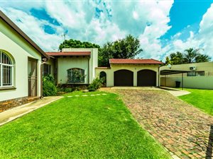 5 Bed House in Moret