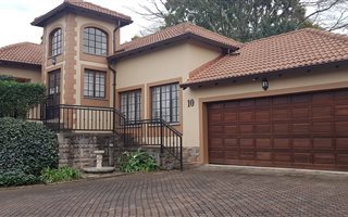 3 Bedroom Simplex in Oak Park
