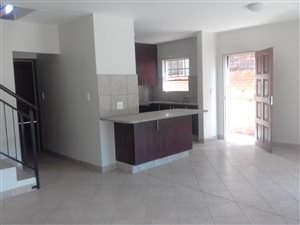 4 Bed Townhouse in Hazeldean (Silverlakes Surroundings)