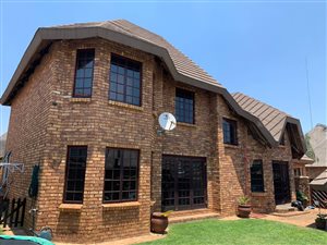 4 Bed Cluster in Rynfield