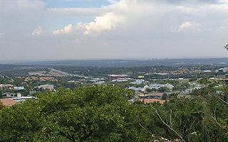 939 m² Land available in Florida Hills