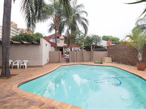 32 Bed House in Arcadia