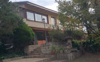 5 Bedroom House in Bramley