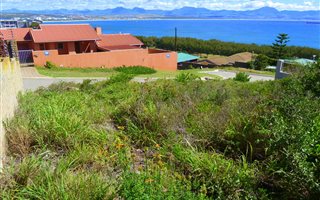 859 m² Land available in De Bakke