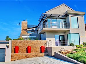4 Bed House in Menkenkop