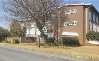 2 Bedroom Apartment in Ravensklip