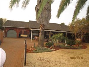 3 Bed House in Daggafontein