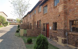 2 Bedroom Duplex in Halfway Gardens