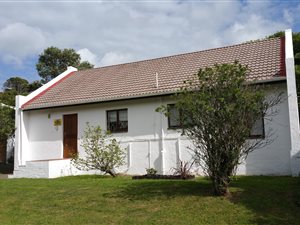 3 Bedroom House in Kenton-on-Sea