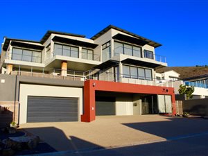 4 Bed House in Baronetcy Estate