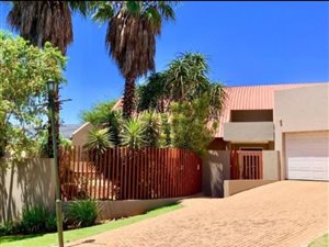 5 Bed House in Featherbrooke Estate