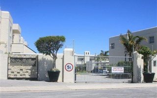 1 Bedroom Townhouse in South End