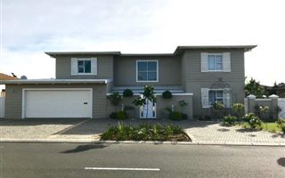 4 Bedroom House in Kleinbron Estate